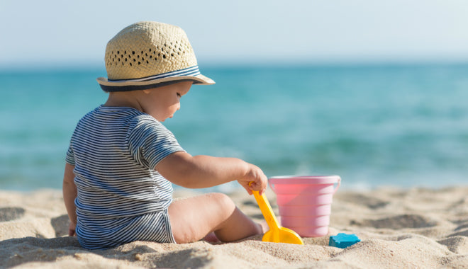 Baby am Strand