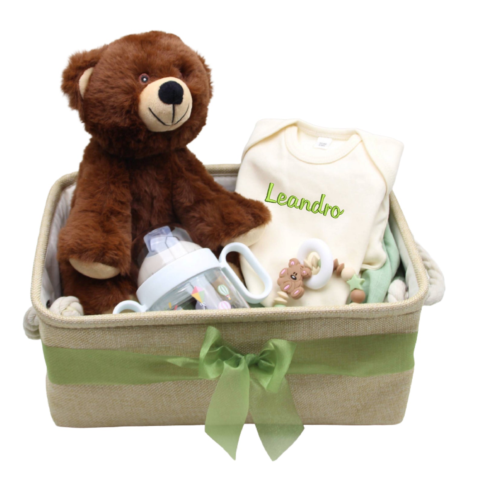 Geschenkkorb für Babys mit Kuscheltier Bär und besticktem Body