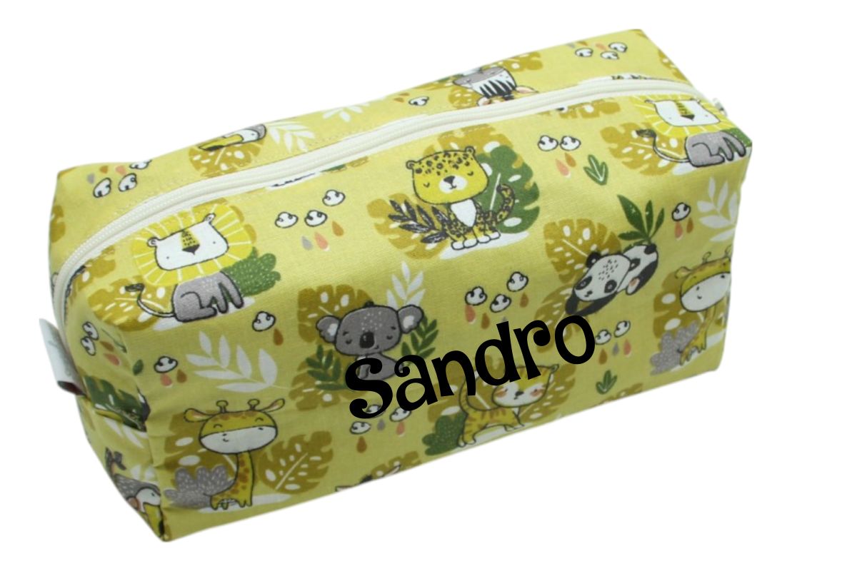 Necessaire für Kinder mit Dschungeltieren bedruckt, mit Name bestickt